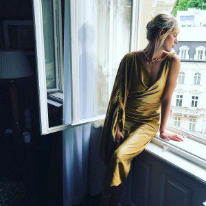 Karolina Kurkova_ Vivienne Westwood, prodava Alize