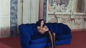 RESERVED_Day01_cc709_LR_B5_mov.00451753